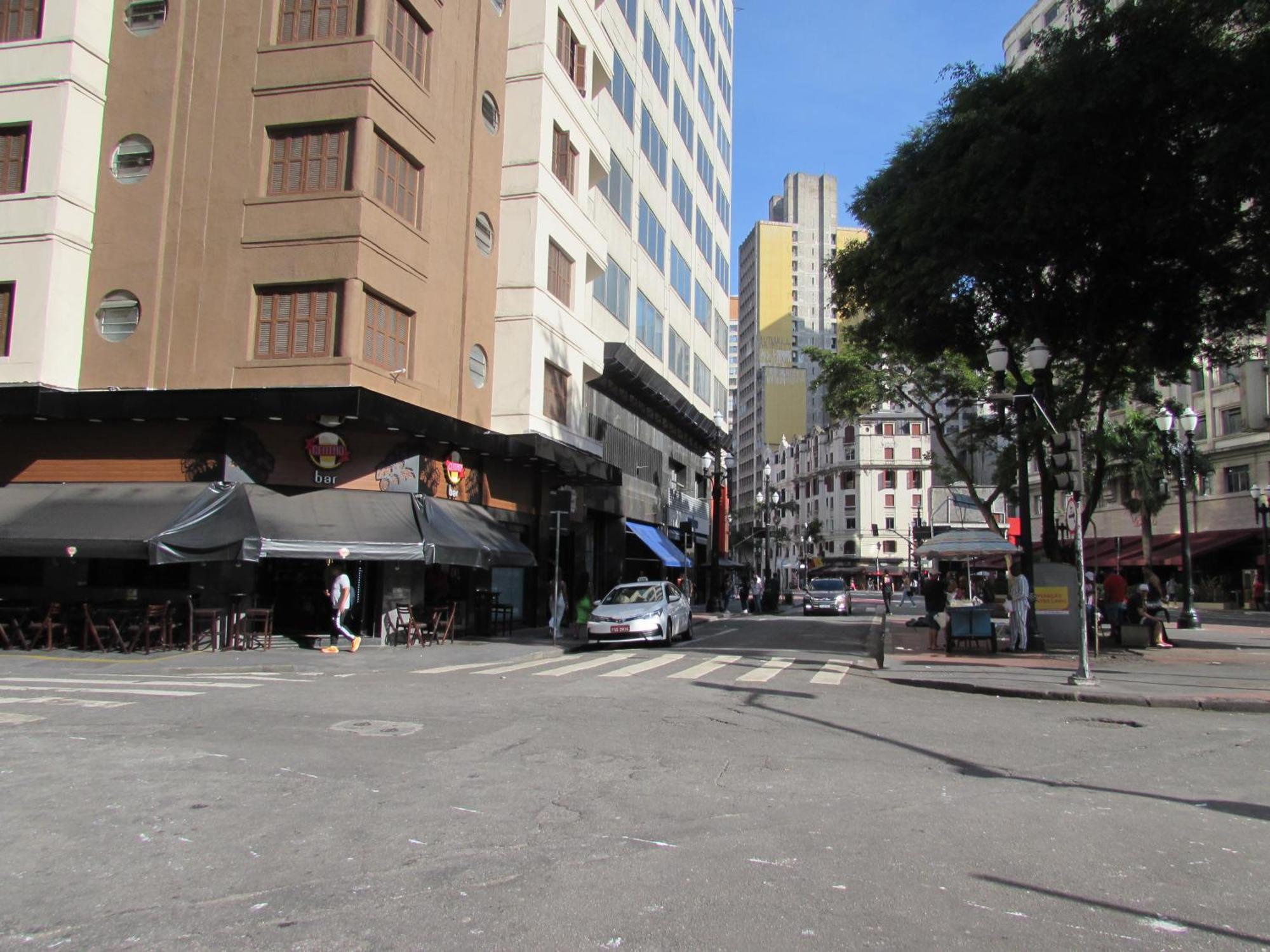 Nebias Palace Junto Da Avenida Ipiranga Com Sao Joao Em Frente Ao Bar Brahma Sp 圣保罗